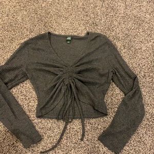 Adjustable tie in front cropped shirt